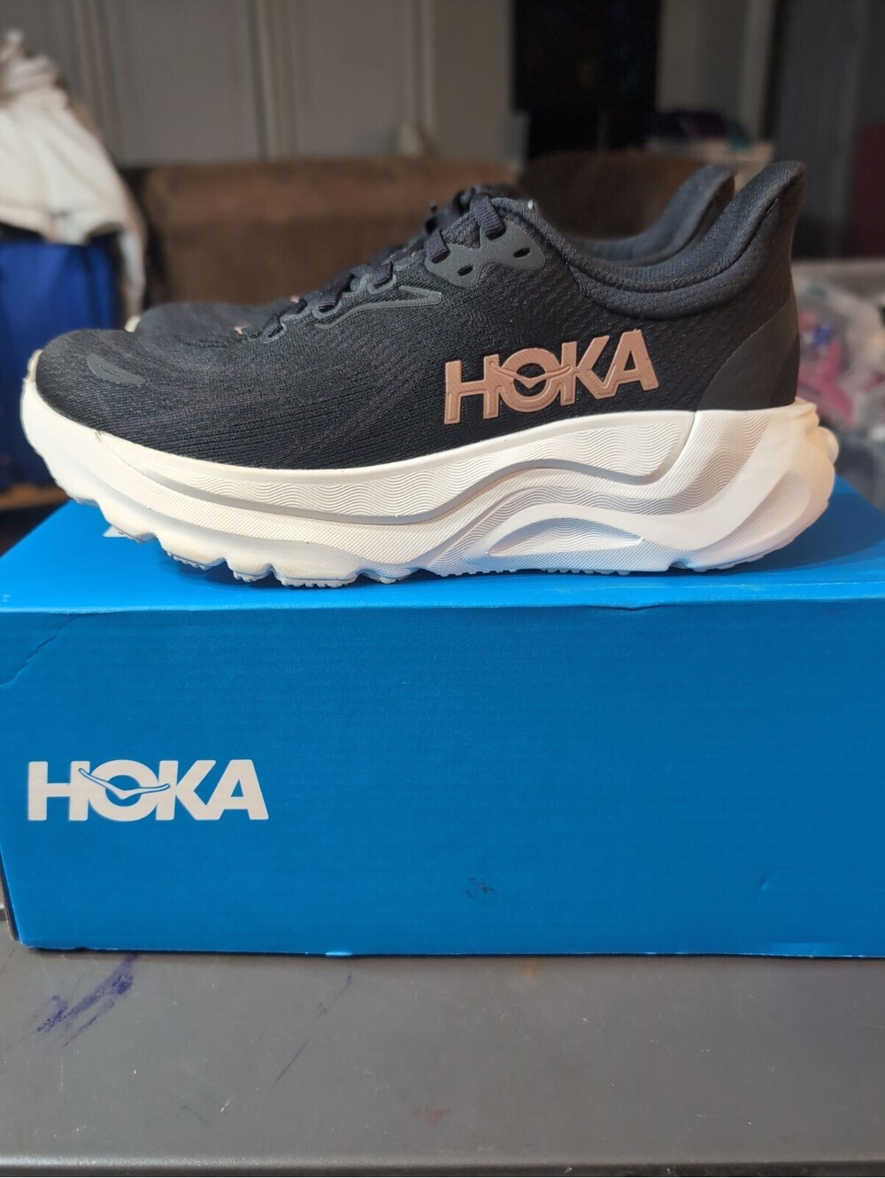 HOKA Arahi 8 Women's Size 6.5 Black Rose Gold New In Box
